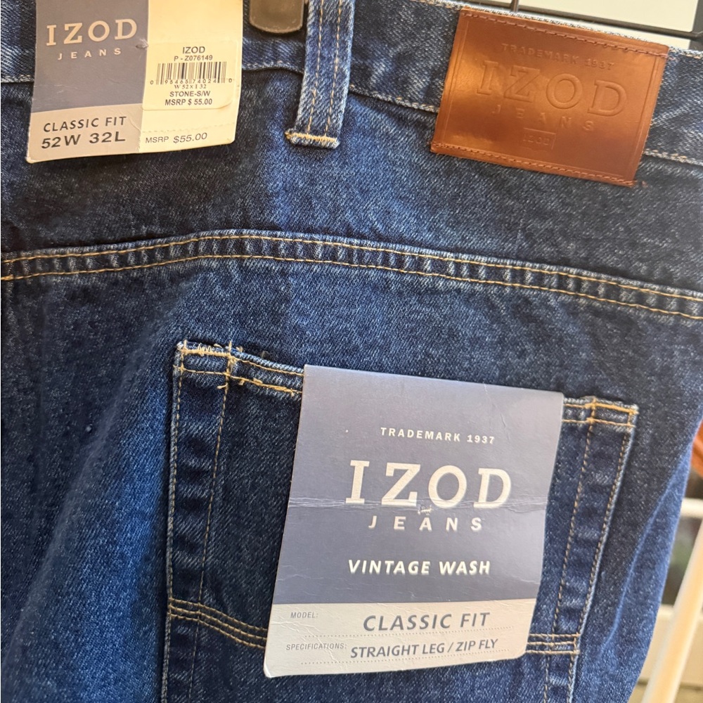 Izod Men's Vintage Wash Straight Jeans